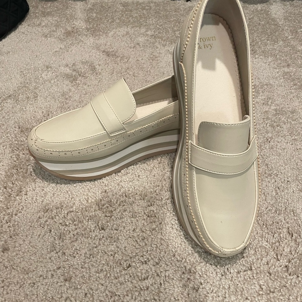 Women's Cream Platform Loafers size 10 Like New